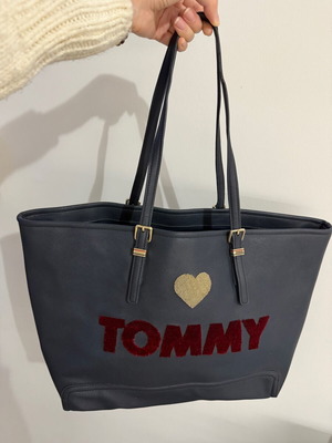 Tommy Hilfiger tote bag used, spacious