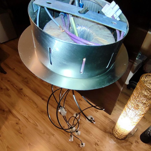 Medousa ceiling light like new, 7-light chrome with glass ends