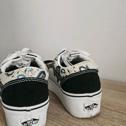 Vans γυναικεία παπούτσια νούμερο 40 σαν καινούργια, μαύρο και άσπρο