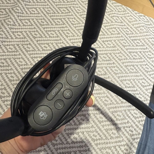 Headset wired with microphone and USB charging, used, black