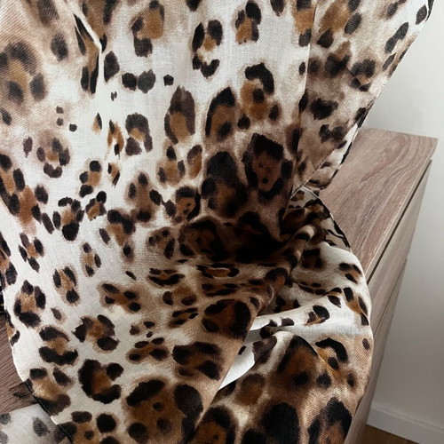 Leopard scarf like new, beige and brown