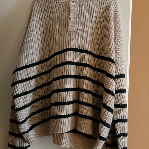 Woolen sweater used, size L, black and beige