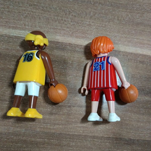 Playmobil basketball figures like new, set of 2
