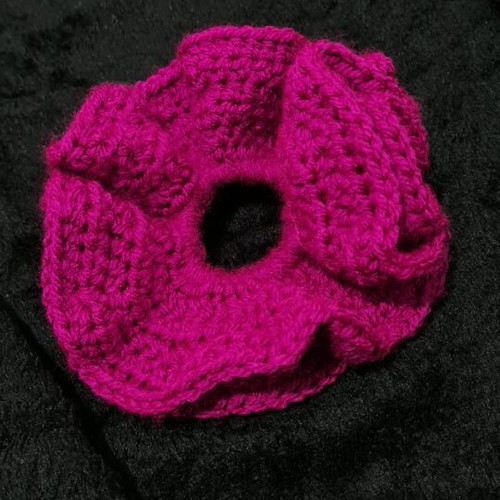 Handmade scrunchy new, pink