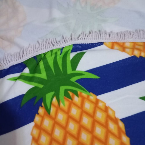 Round beach towel with pineapple design and fringes, like new, 1.20m diameter