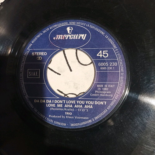 Trio 45rpm vinyl used, pop