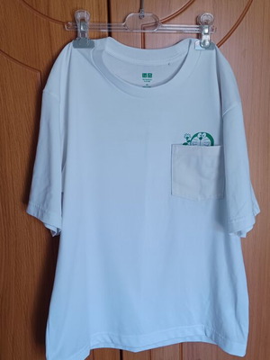 Uniqlo T-shirt limited-edition Doraemon anime, like new, XS