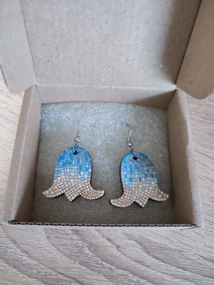 Wooden earrings flower-shaped new