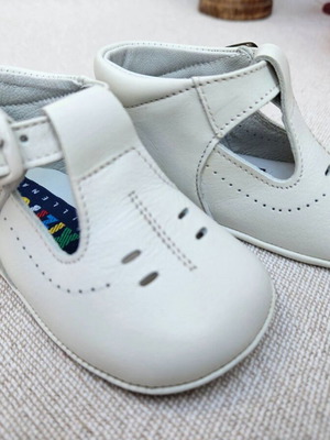 RiZitos leather baby shoes size 17