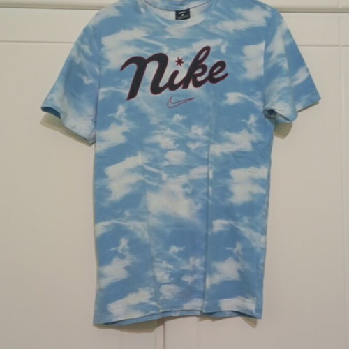 Nike T Shirt like new, size S, white and blue