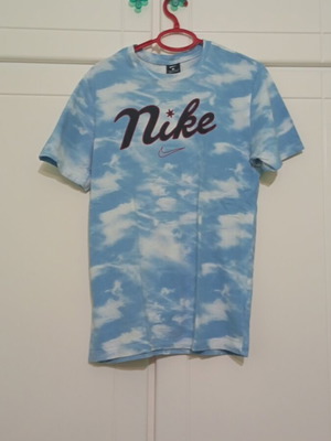 Nike T Shirt like new, size S, white and blue