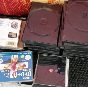 70 θήκες DVD,CD,CD-ROM