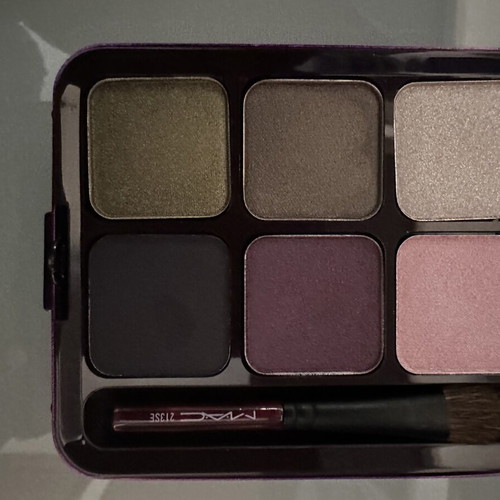 Mac eyeshadow palette, new