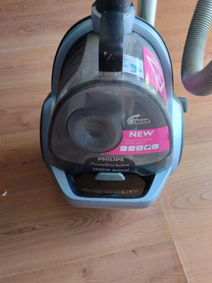 Ηλεκτρική σκούπα Philips μεταχειρισμένη με σύστημα power cyclone και καλώδιο 9μ