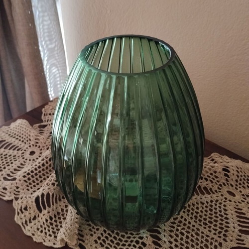 Green glass vase with vertical ribs, 22 x 17 cm