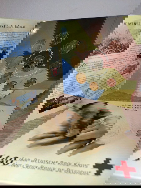Βέλγιο, επίσημο τρίπτυχο σετ ευρώ 2004, 140 χρόνια Ερυθρού Σταυρού