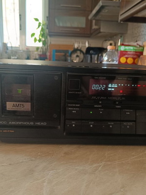 Aiwa AD-700 stereo cassette deck