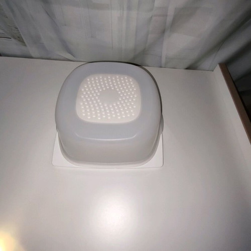 Tupperware Small Cheese Keeper Smart new