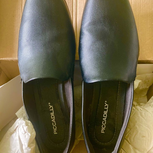 Piccadilly shoes size 38 like new, comfortable platform pumps black