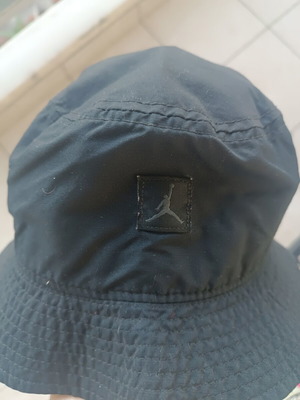 Jordan bucket hat black like new, size M