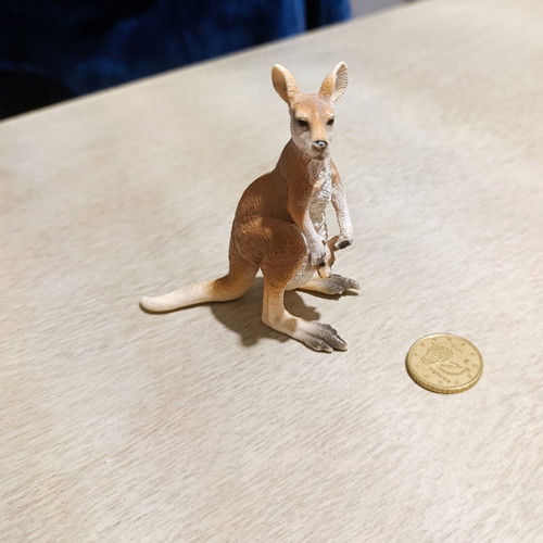 Kangaroo figure with baby used