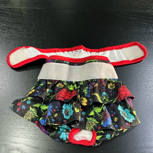 Period set for female dog like new with panties, pads, and spray