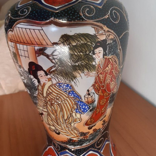 Asian vases Handpainted Royal Satsuma 24k gold like new, porcelain handpainted