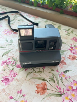 Polaroid Impulse 600 plus филмова камера