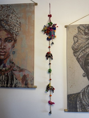 Boho Ethnic κρεμαστό διακοσμητικό τοίχου με ελέφαντες και κουδουνάκια σαν καινούργιο