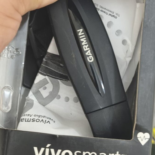 Garmin vívosmart activity tracker with box