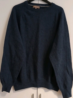 Men's blue pullover size XL like new
