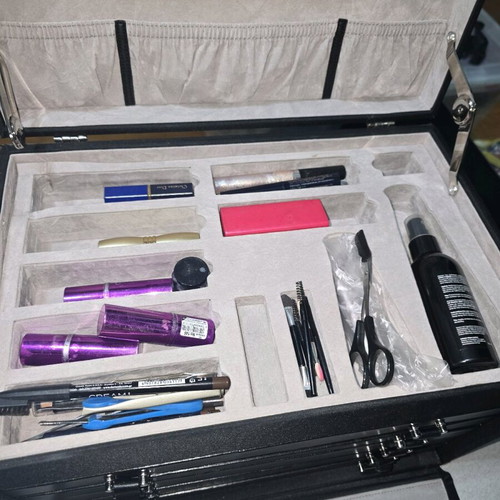 Makeup case like new