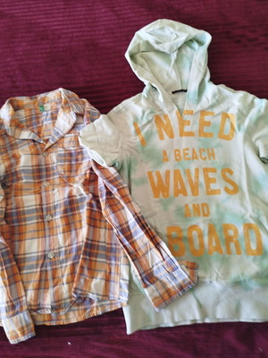 Children's clothes 9-11 Benetton shirt and Sisley sweatshirt like new