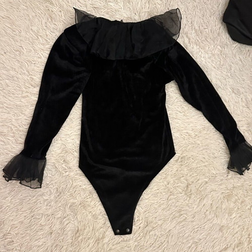 Velvet black bodysuit like new, size L