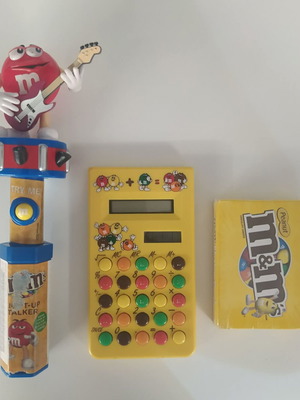 Πακέτο M&M's με ομιλητή και κομπιουτεράκι