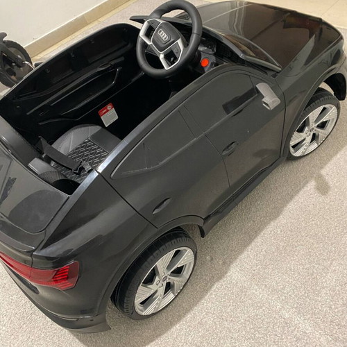 Electric children's car used with remote control