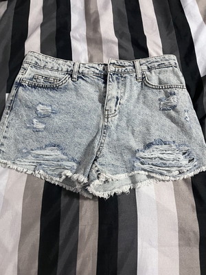 DeFacto denim shorts size 34