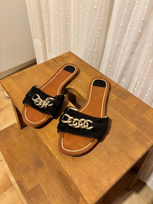 Zara black leather sandals with gold chain like new, size 35