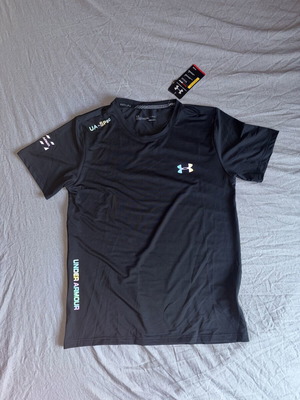 Under Armour Tee new, reflective, size L, black