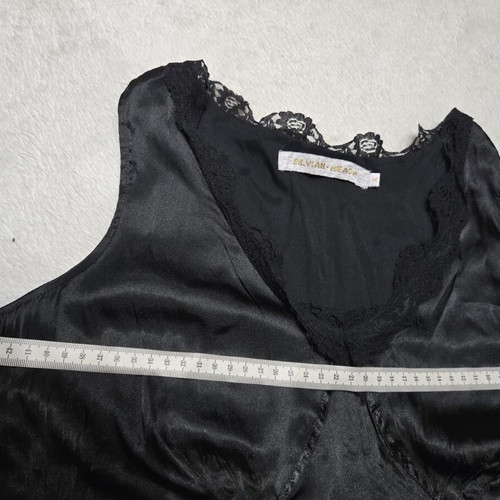 Women's satin top like new, size M