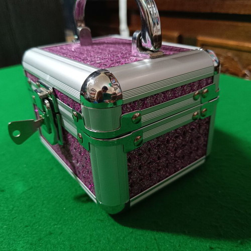 Jewelry box with lock in excellent condition