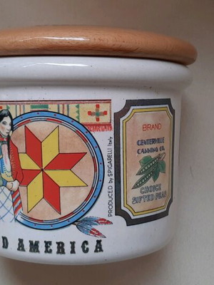 Spigarelli ceramic storage jar with wooden lid and Old America design new