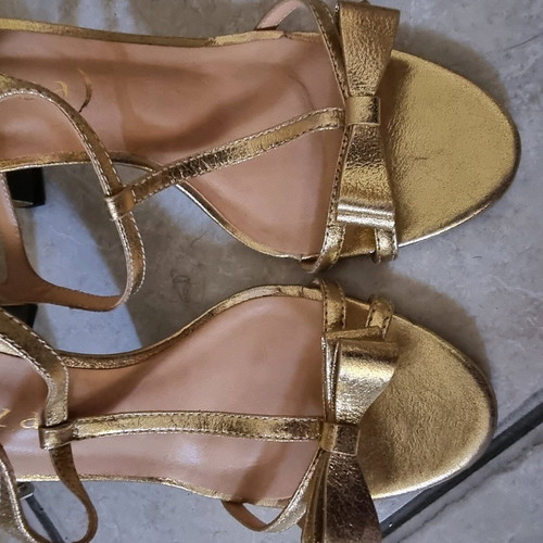 Vicenza leather gold high-heeled sandals like new, size 39