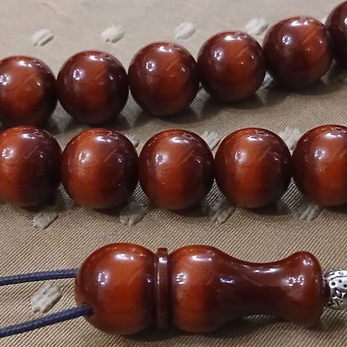 Bakelite Komboloi worry beads used, 33 beads, 1990s Syria
