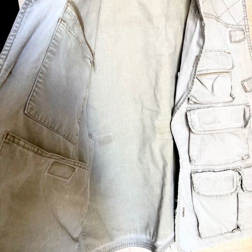 Men's vest large used with many pockets and wear