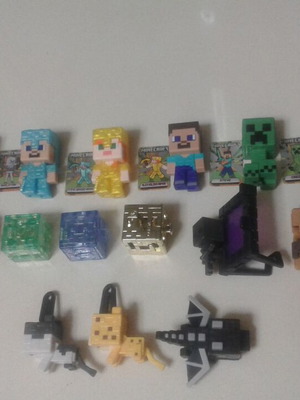Kinder Minecraft συλλογή από 19 φιγούρες με τις κάρτες τους καινούργιο