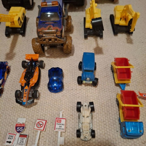 Various toy vehicles, assorted sizes, set