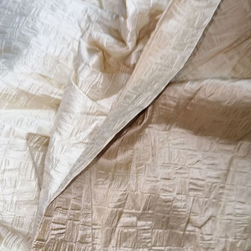 Silk fabrics, 0.74 x 1.32 m