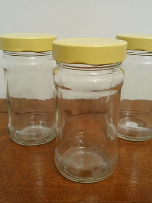 Glass jars with lids pack of 4 like new