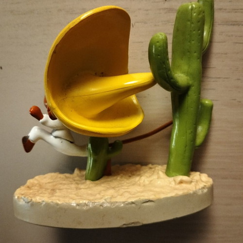 Speedy Gonzales De Agostini figure used, broken foot